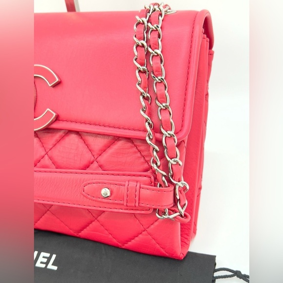 Chanel Series 19 Flap Quilted Leather
Medium Bag - Picture 4 of 13